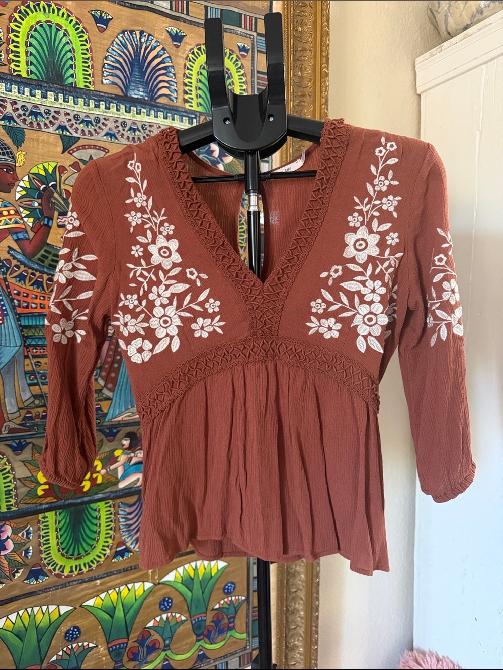 Mi Ami Embroidered V-Neck Top